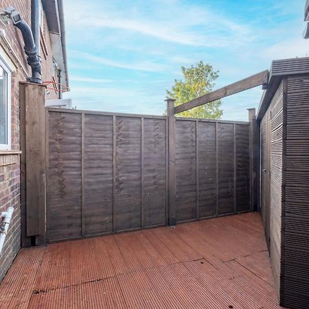 Kings House Apartment Hayes, West London Apt A Northolt  Екстериор снимка