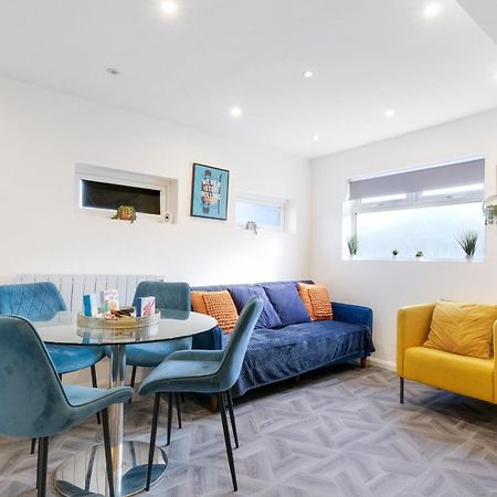 Kings House Apartment Hayes, West London Apt A Northolt  Екстериор снимка