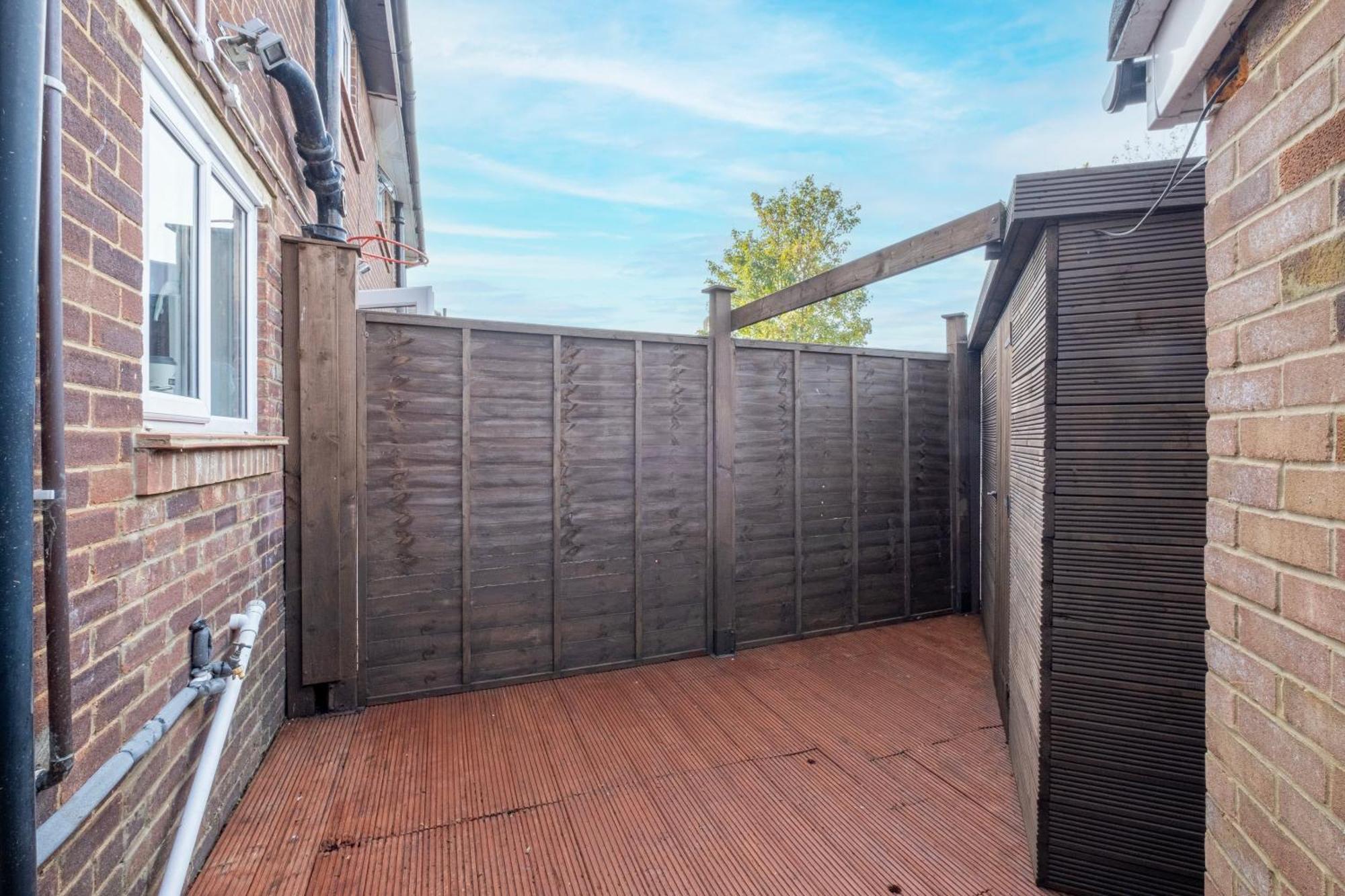 Kings House Apartment Hayes, West London Apt A Northolt  Екстериор снимка