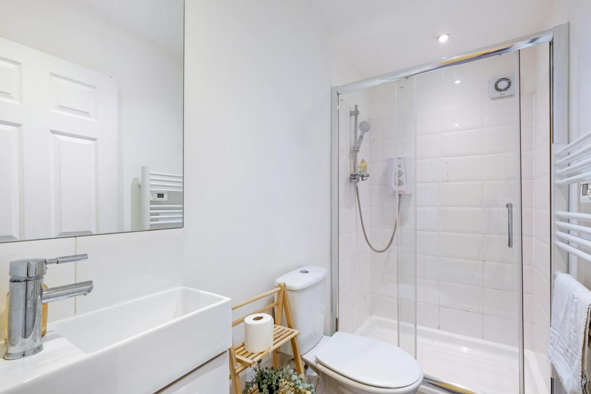 Kings House Apartment Hayes, West London Apt A Northolt  Екстериор снимка